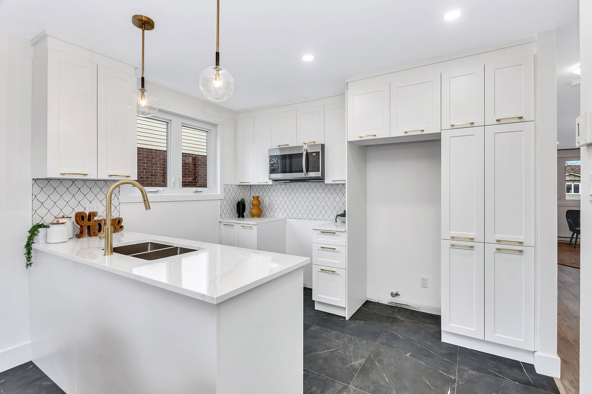 Cuisine Latour - armoires modulaires Armoire Dépôt Style Shaker blanc