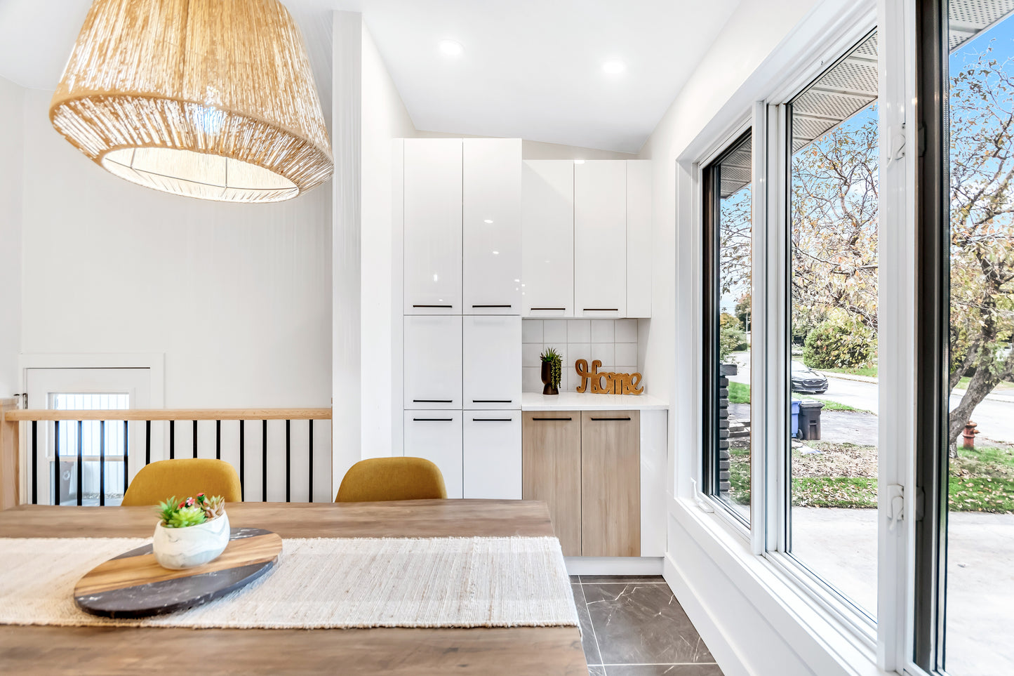 Cabinet de bas - 3 Tiroirs - 24 pouces de large - Mélamine Laquée Blanche